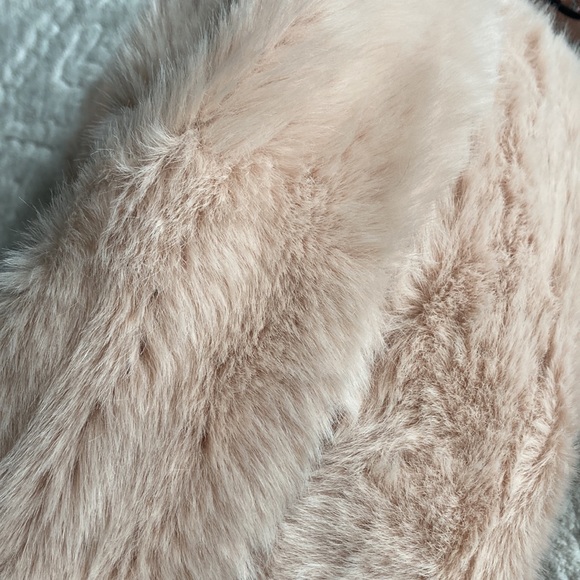 Pink Fluffy Luca and Grae by Aspyn Ovard Purse - Picture 3 of 3